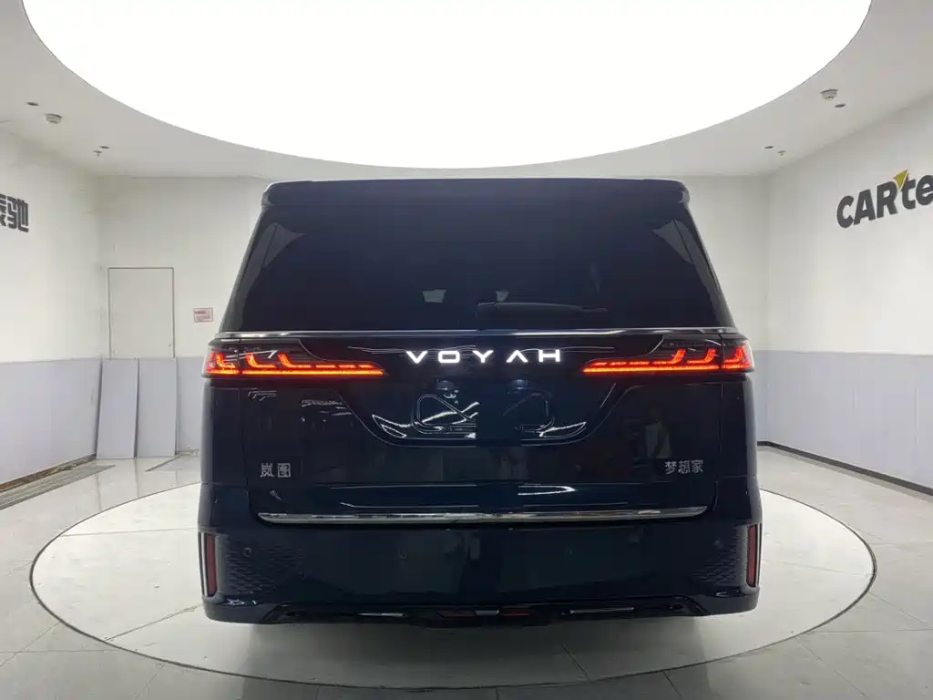 VOYAH Dreamer 2025