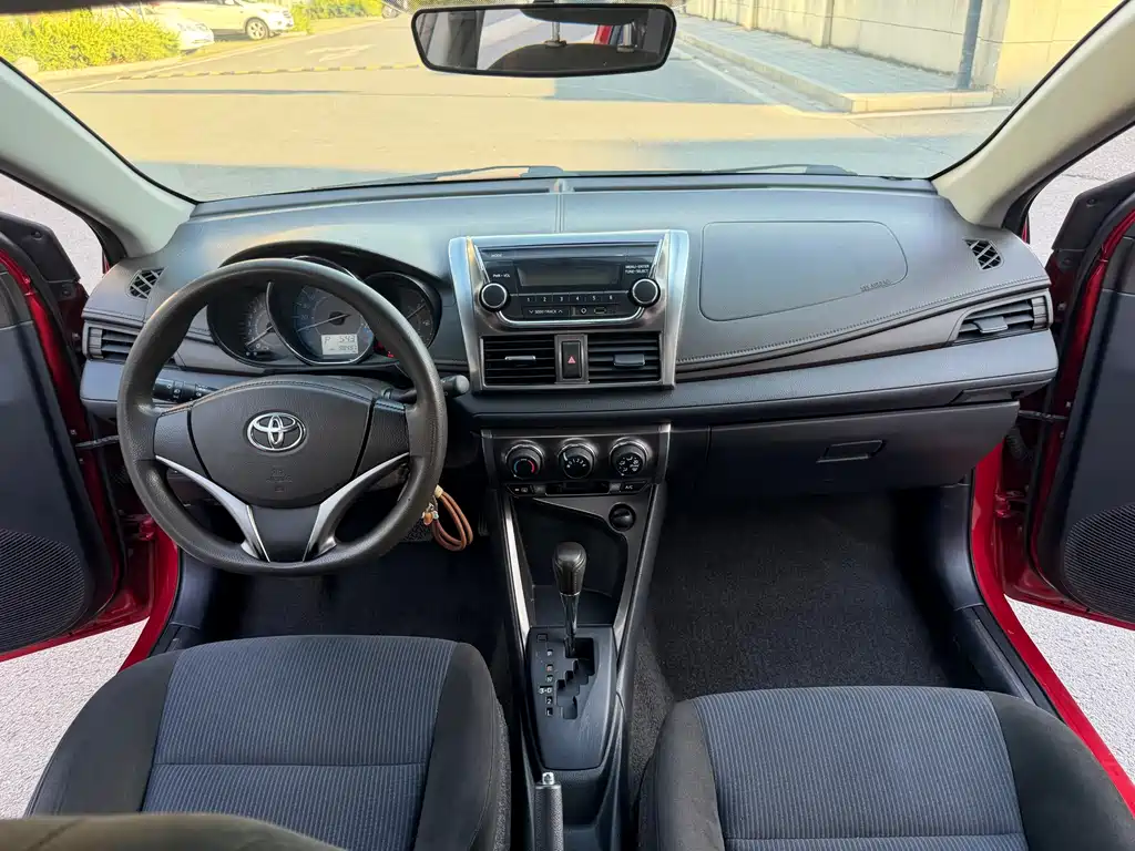 Toyota Yaris L 2016 — фото 14