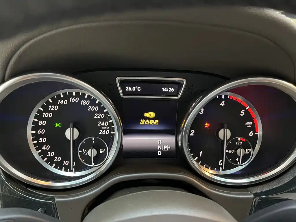 Mercedes-Benz GL-Class 2014 — фото 11