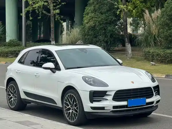 Porsche Macan 2021