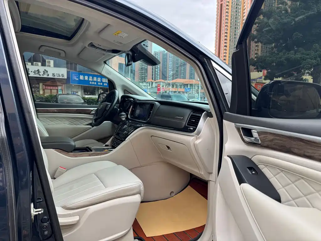 GAC Motor Trumpchi M8 2019 — фото 11