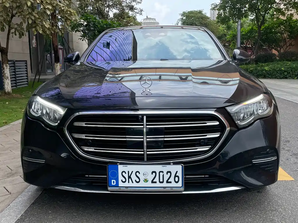 Mercedes-Benz E-Class 2025 — фото 2