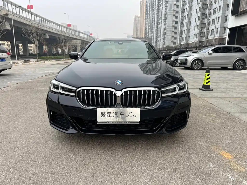 BMW 5 Series 2023 — фото 1