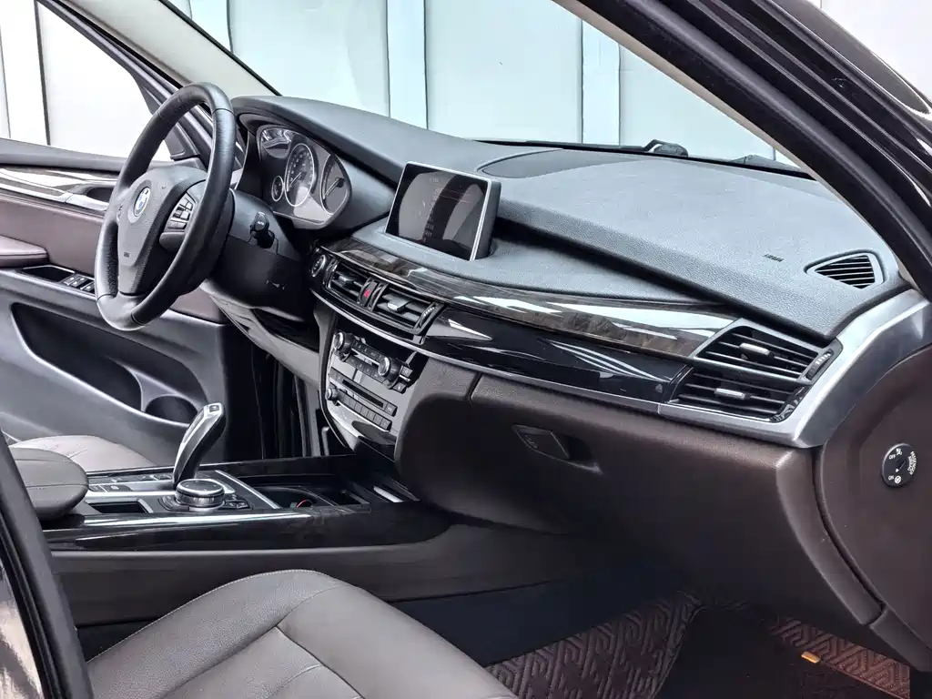 BMW X5 2015 — фото 9