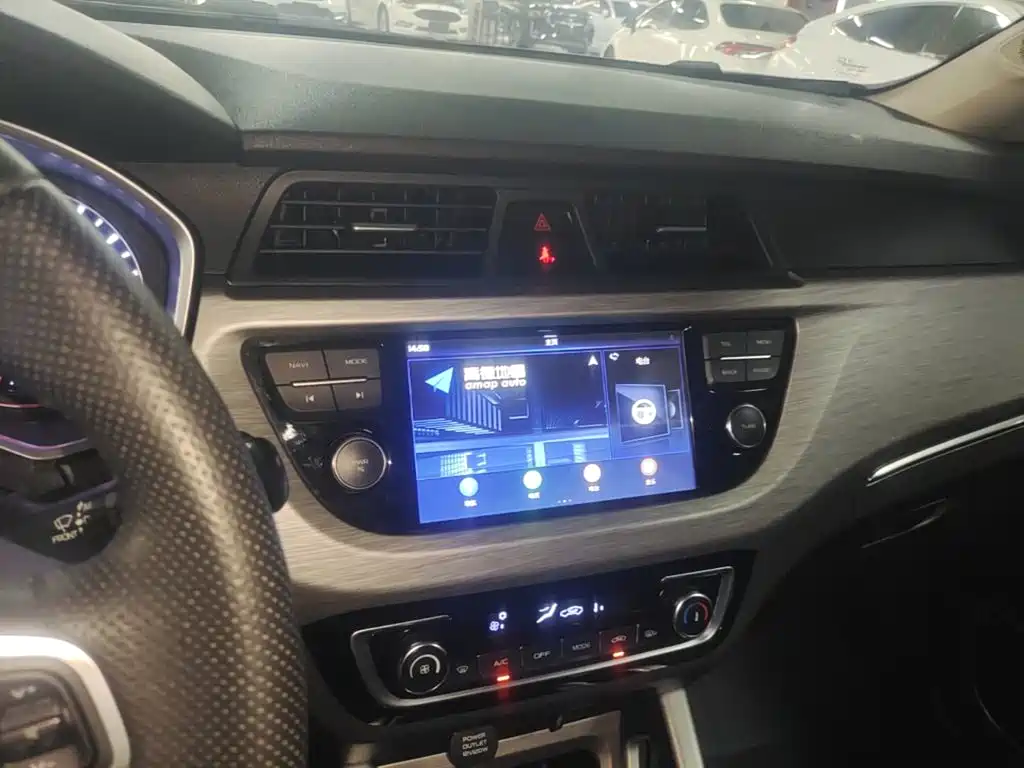 Geely Vision X3 2017 — фото 13