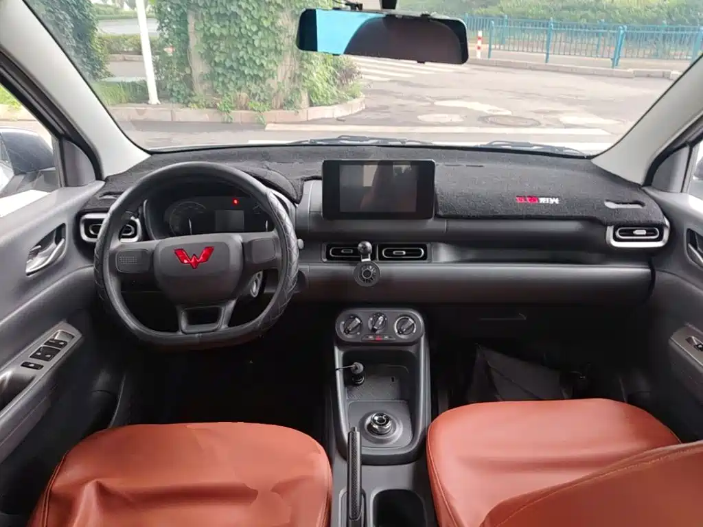 Wuling Hongguang New Energy 2025