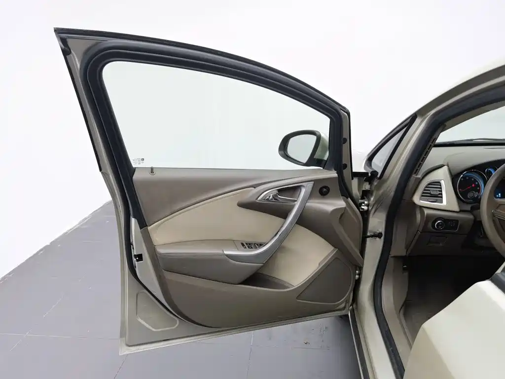 Buick Excelle GT 2015 — фото 8