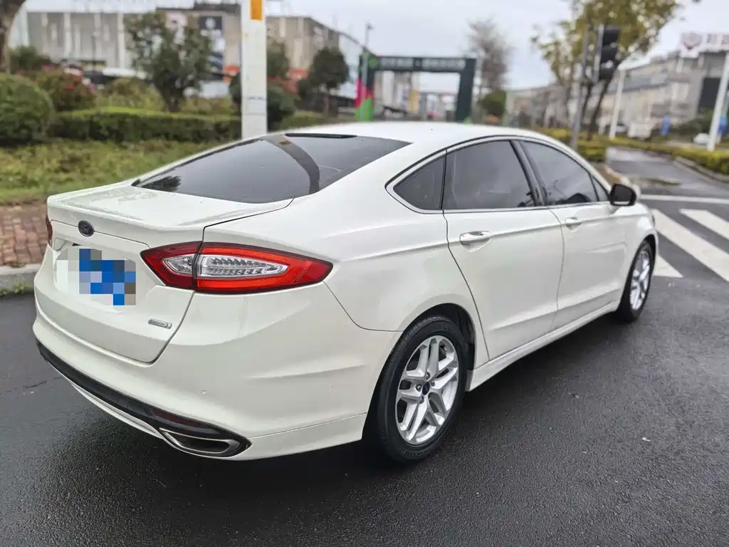 Ford Mondeo 2016 — фото 9