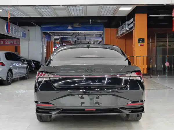 Hyundai Elantra 2023