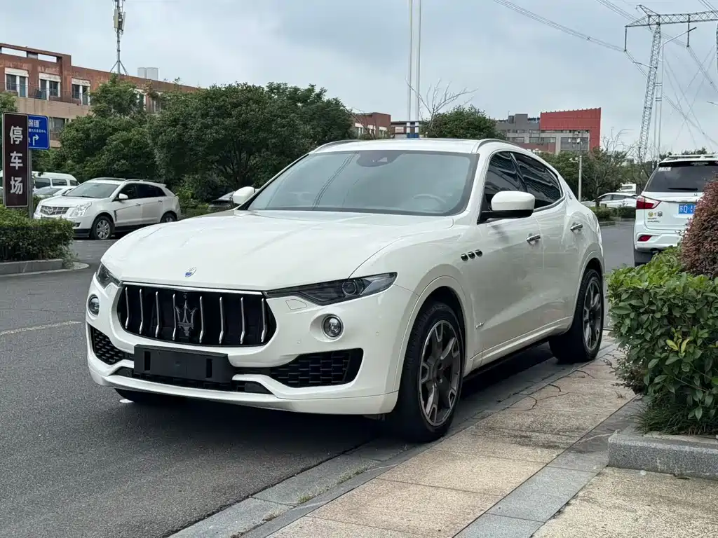 Maserati Levante 2017 — фото 1