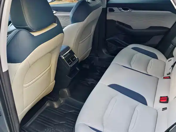 Geely Xingrui 2022