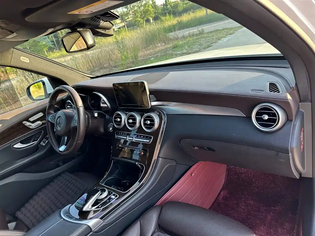 Mercedes-Benz GLC 2019 — фото 16