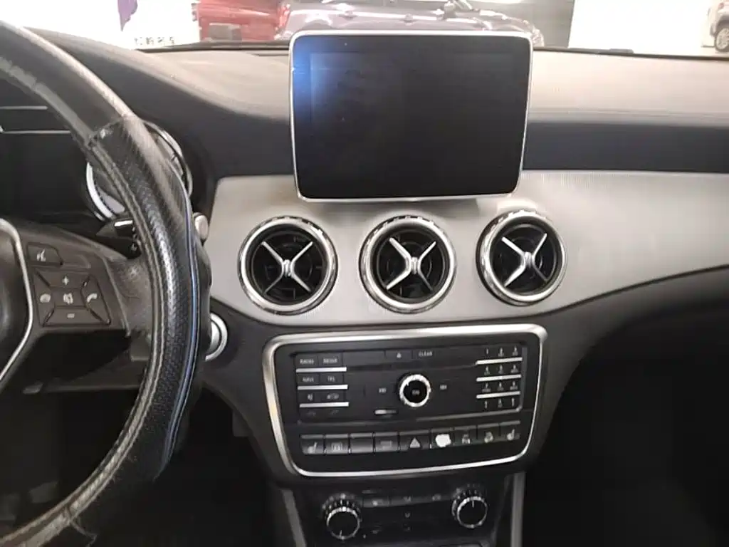 Mercedes-Benz GLA 2016 — фото 13