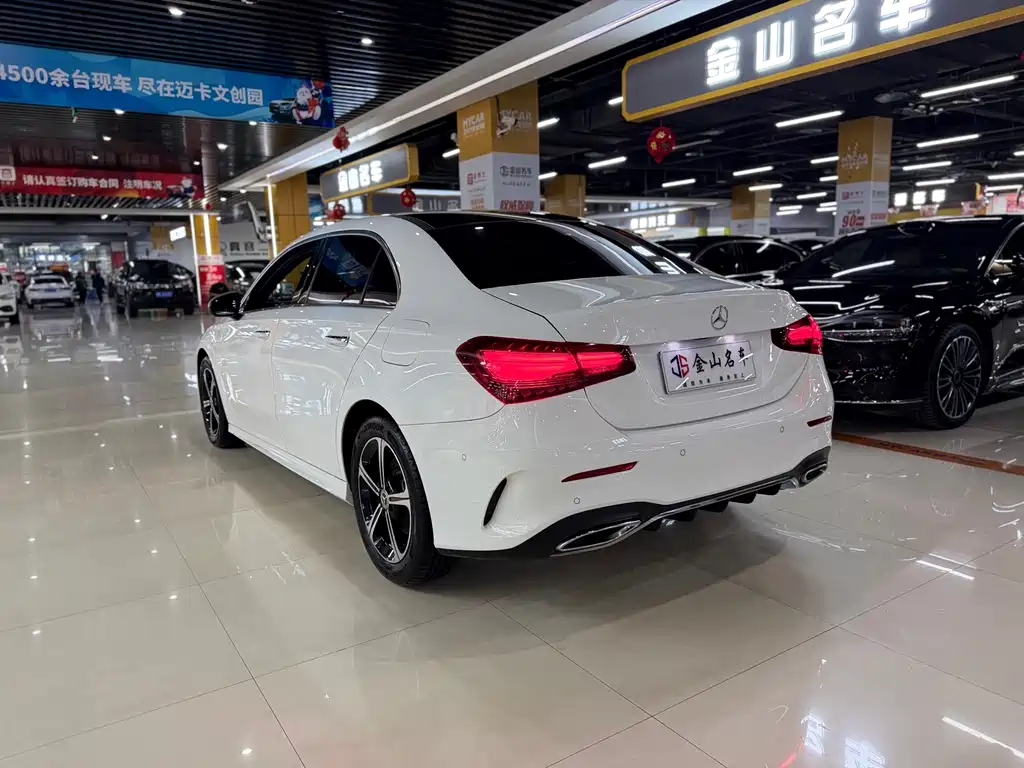 Mercedes-Benz A-Class 2023 — фото 12