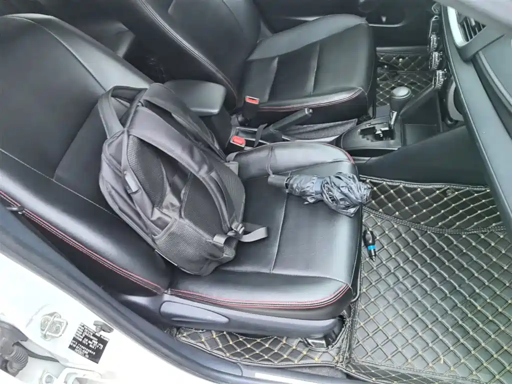 Toyota Yaris L 2021 — фото 25