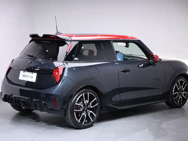 MINI JCW 2025