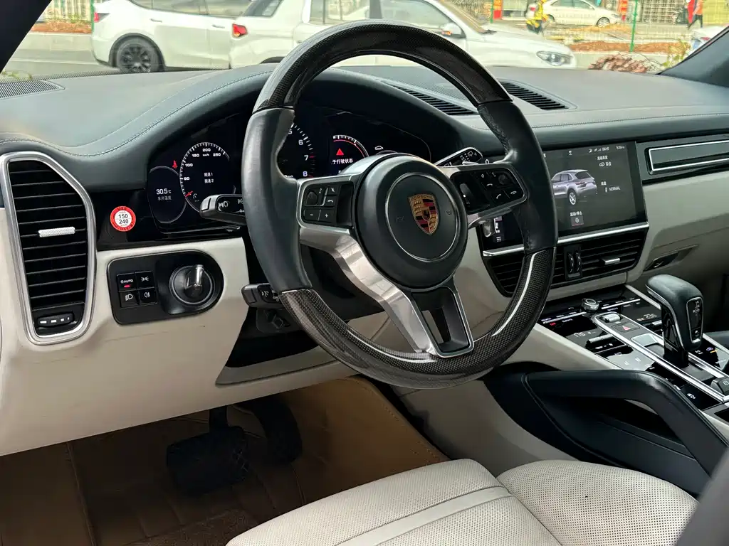 Porsche Cayenne 2018 — фото 13