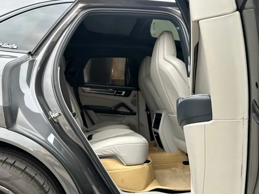 Porsche Cayenne 2018 — фото 18