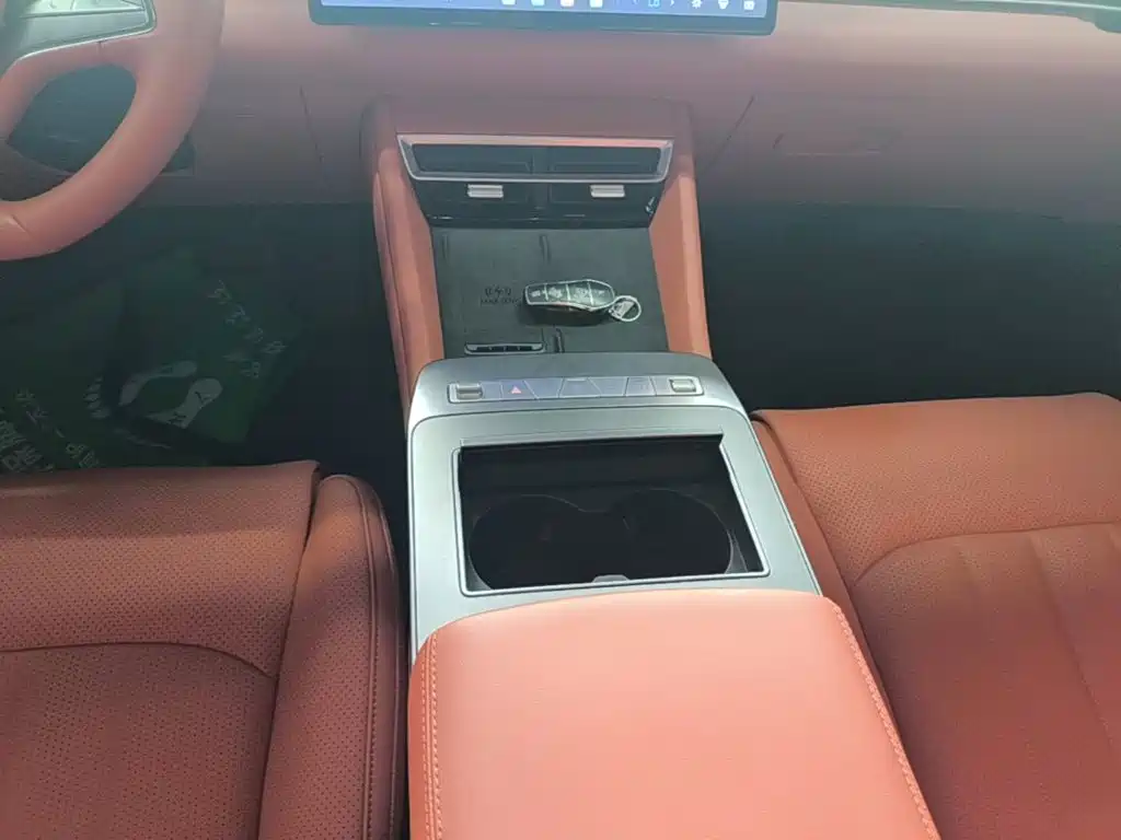 BYD Tang L 2025