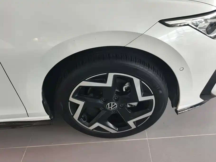 Volkswagen Golf 2024