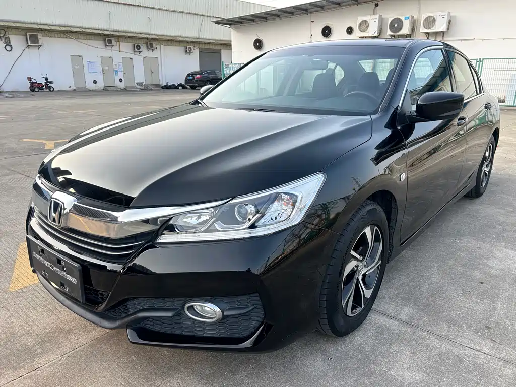 Honda Accord 2018 — фото 1