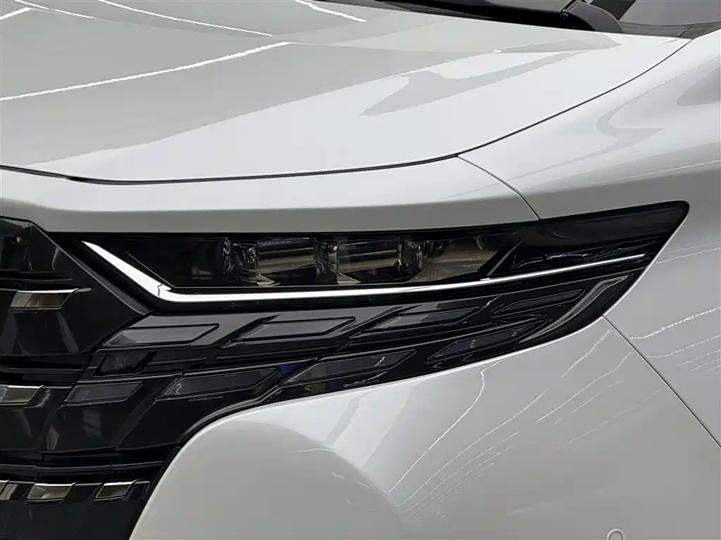 Toyota Alphard 2024 — фото 3