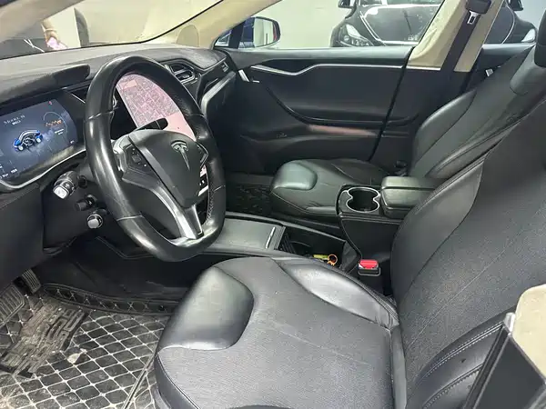 Tesla Model S 2016