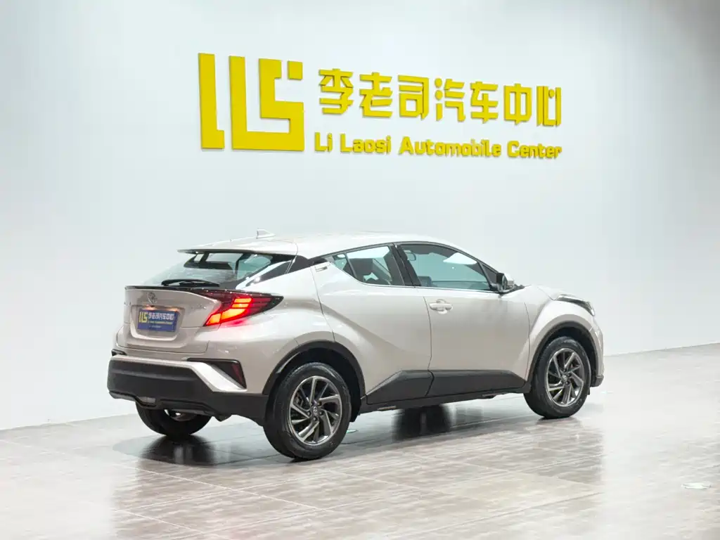 Toyota C-HR 2021 — фото 6