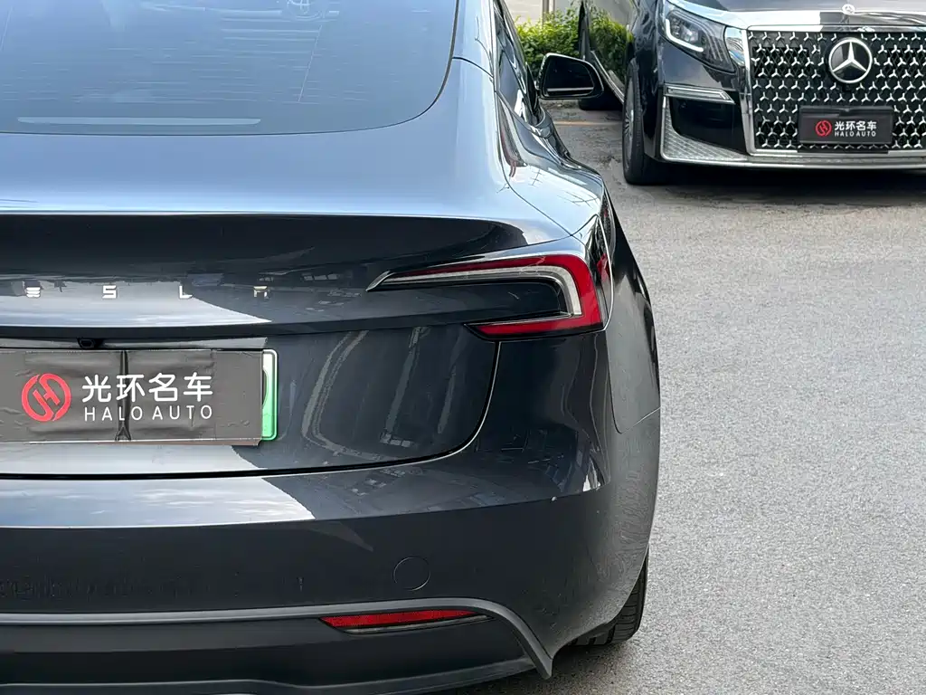 Tesla Model 3 2025 — фото 8