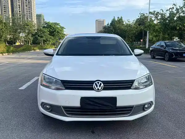 Volkswagen Sagitar 2012