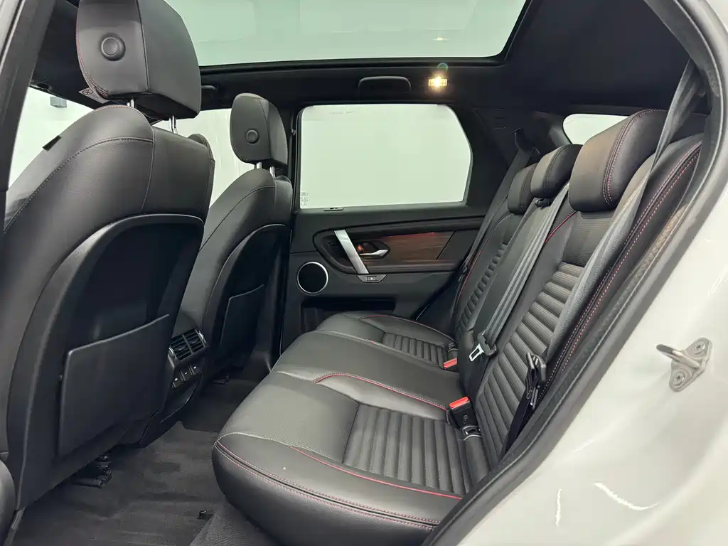 Land Rover Discovery Sport 2023 — фото 6