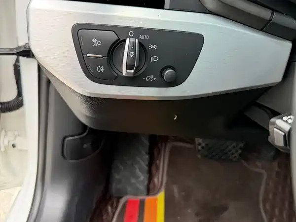 Audi A4L 2020