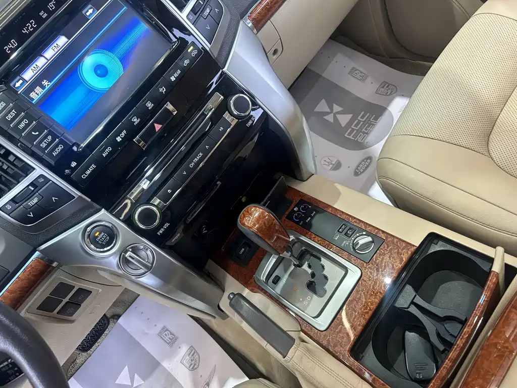 Toyota Land Cruiser 2018 — фото 13