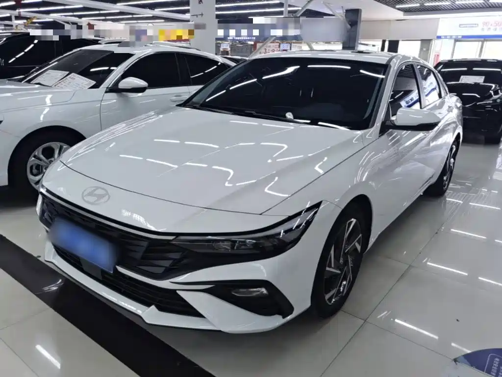 Hyundai Elantra 2024