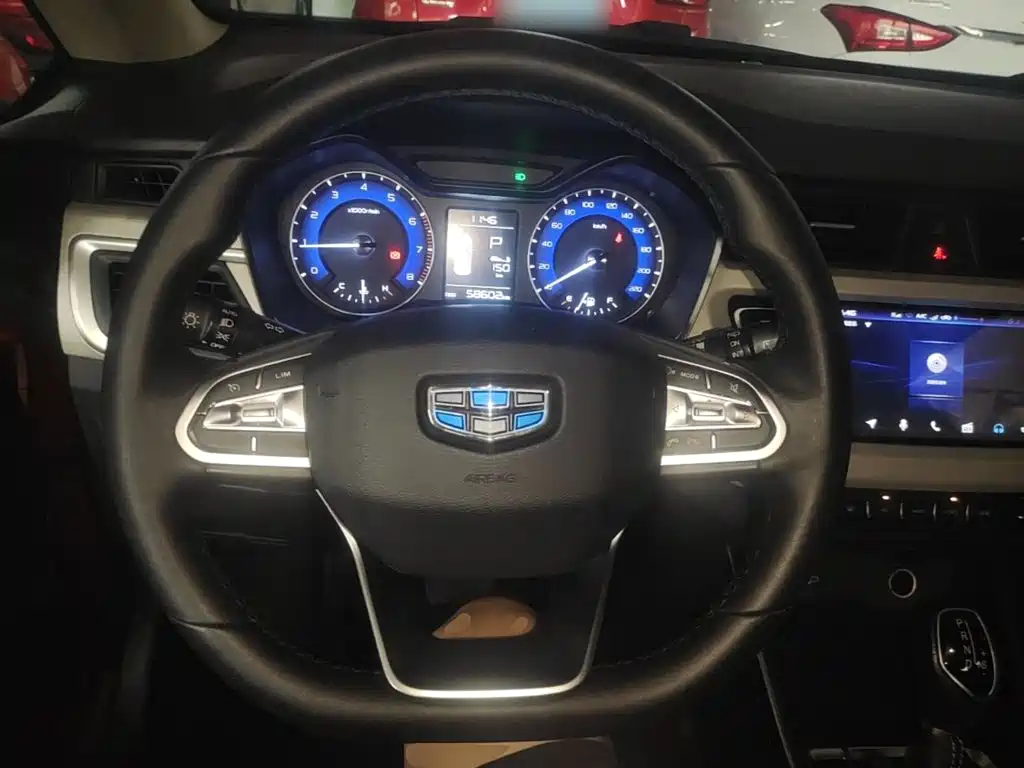 Geely Vision X3 2020 — фото 11