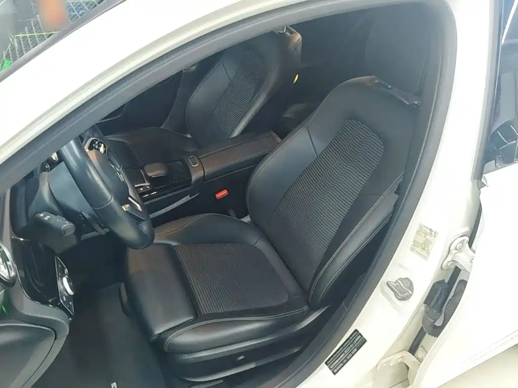 Mercedes-Benz A-Class 2020 — фото 15