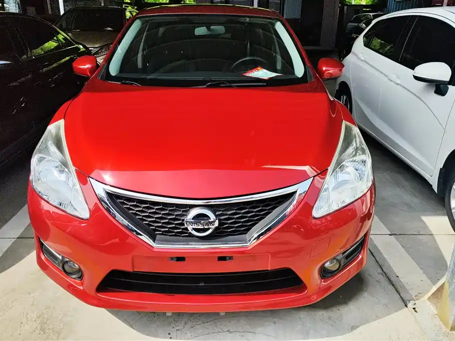 Nissan Tiida 2015 — фото 2