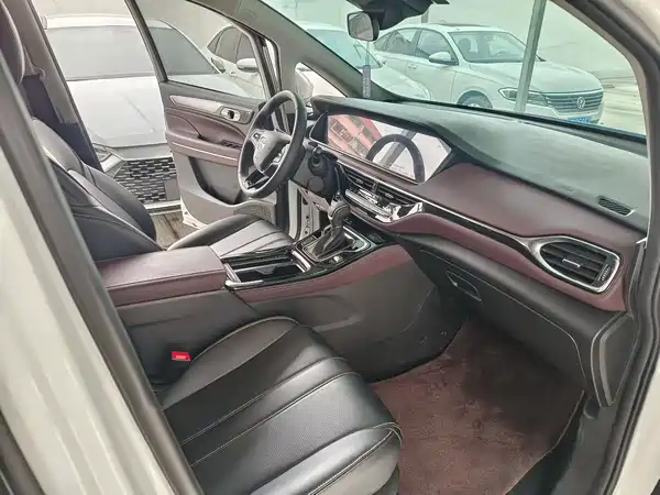 GAC Trumpchi M6 2023