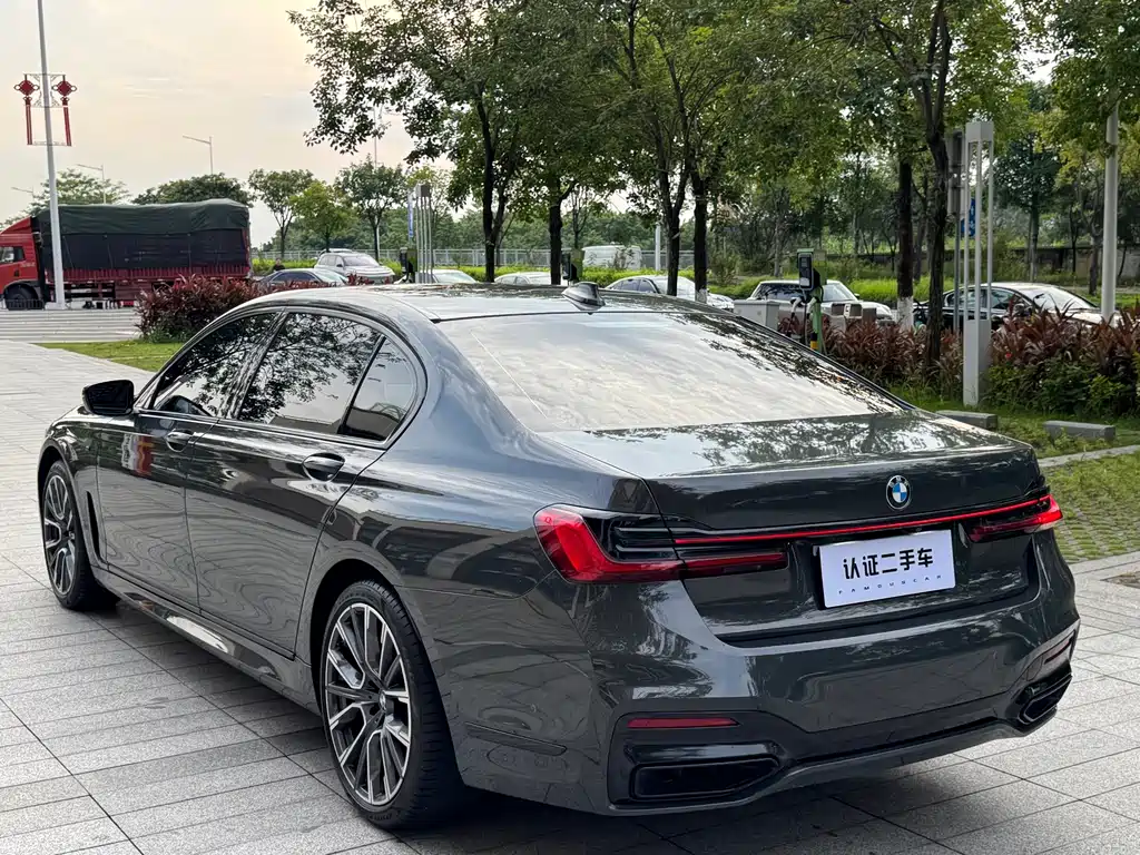 BMW 7 Series 2021 — фото 13