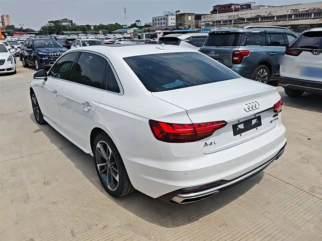 Audi A4L 2021 — фото 5