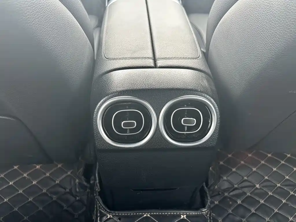 Mercedes-Benz C-Class 2021 — фото 13