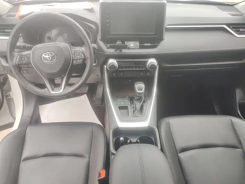Toyota RAV4 2020 — фото 10