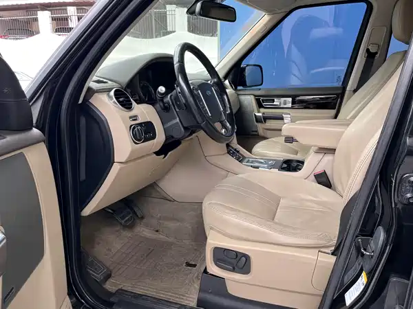 Land Rover Discovery 2013