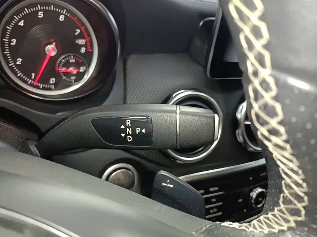 Mercedes-Benz GLA 2017 — фото 14