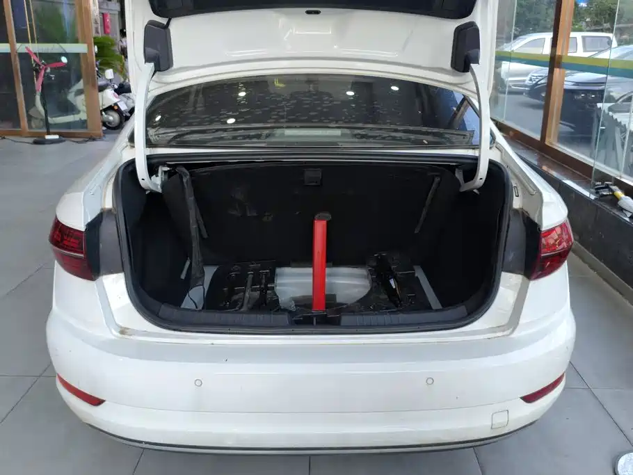 Volkswagen Sagitar 2021