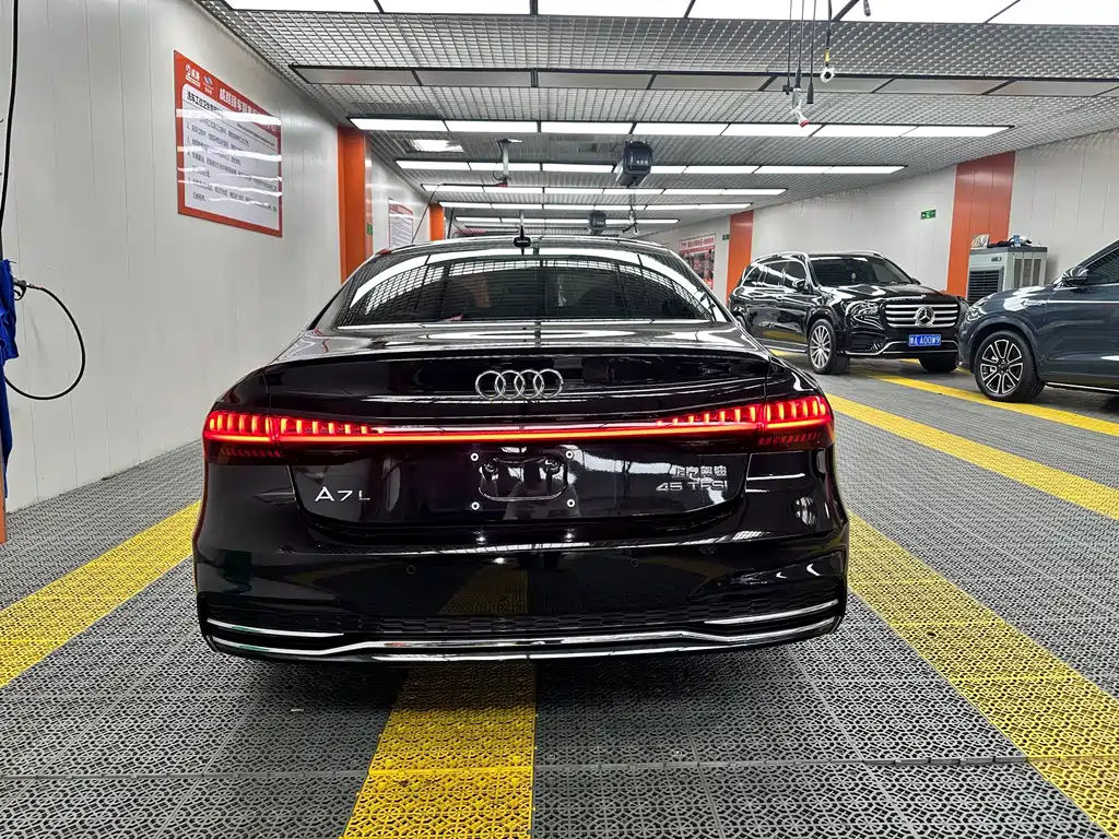 Audi A7L 2024 — фото 5