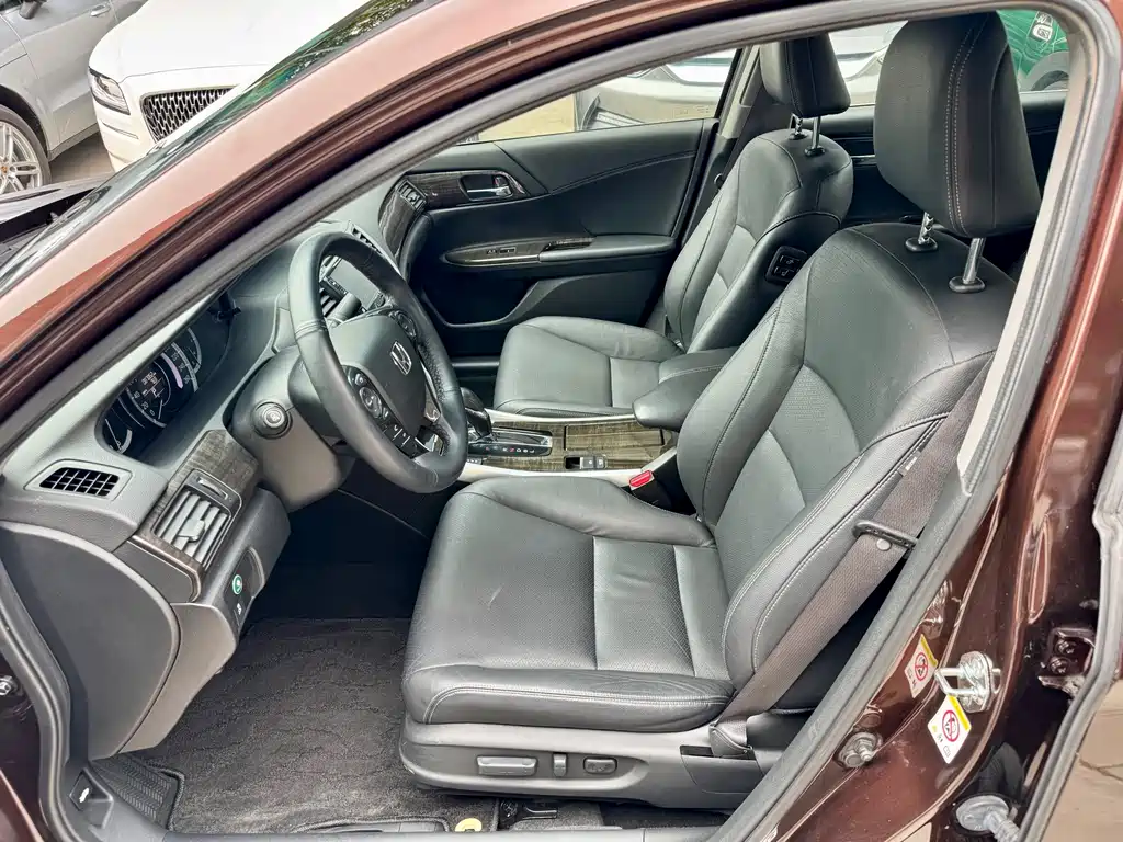 Honda Accord 2014 — фото 19