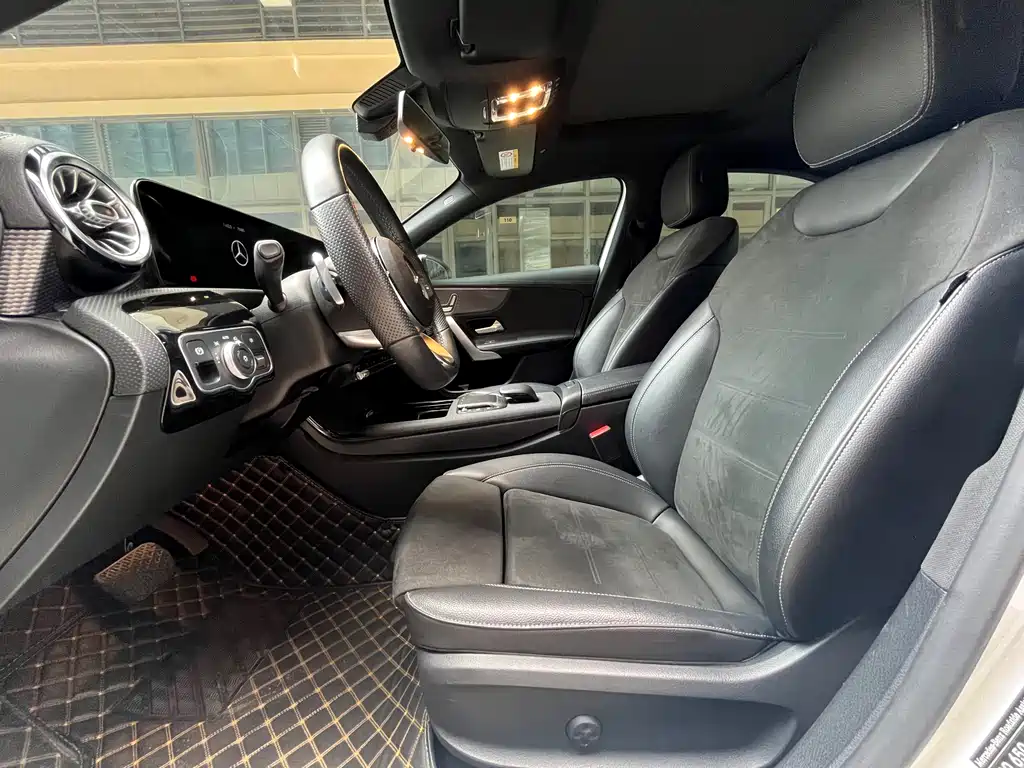 Mercedes-Benz A-Class 2020 — фото 11