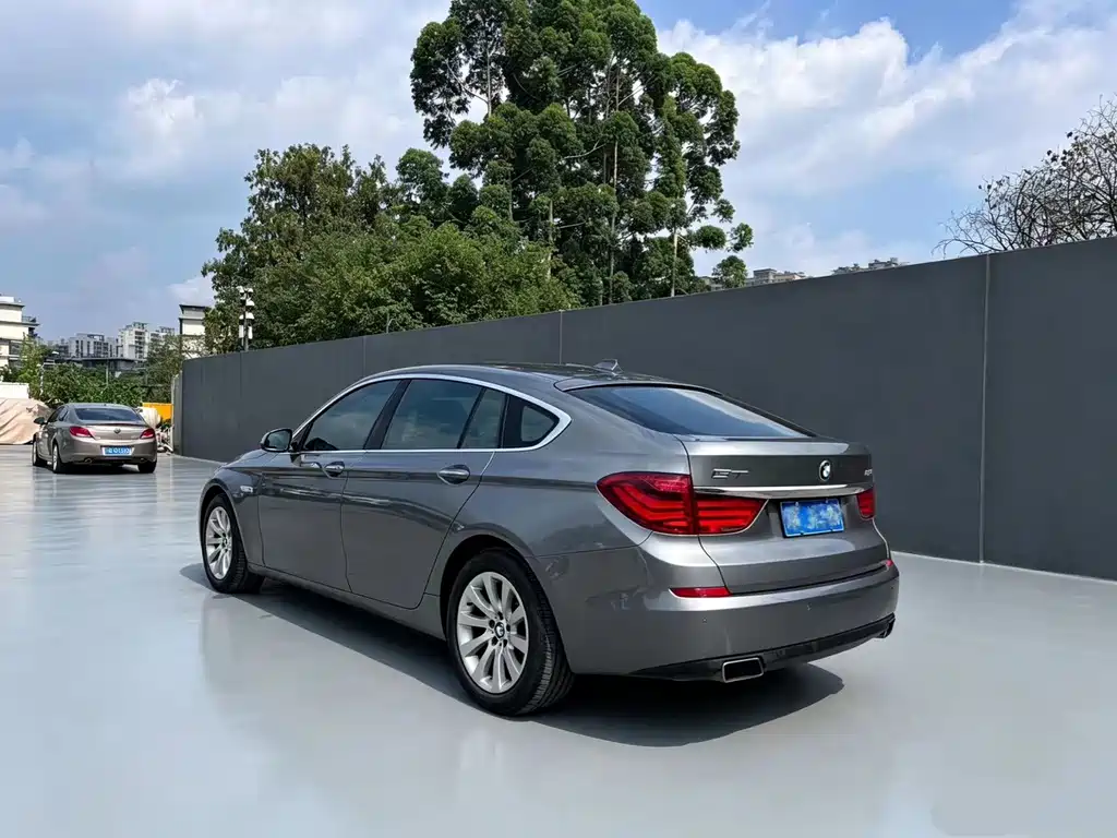 BMW 5 Series GT 2010 — фото 6