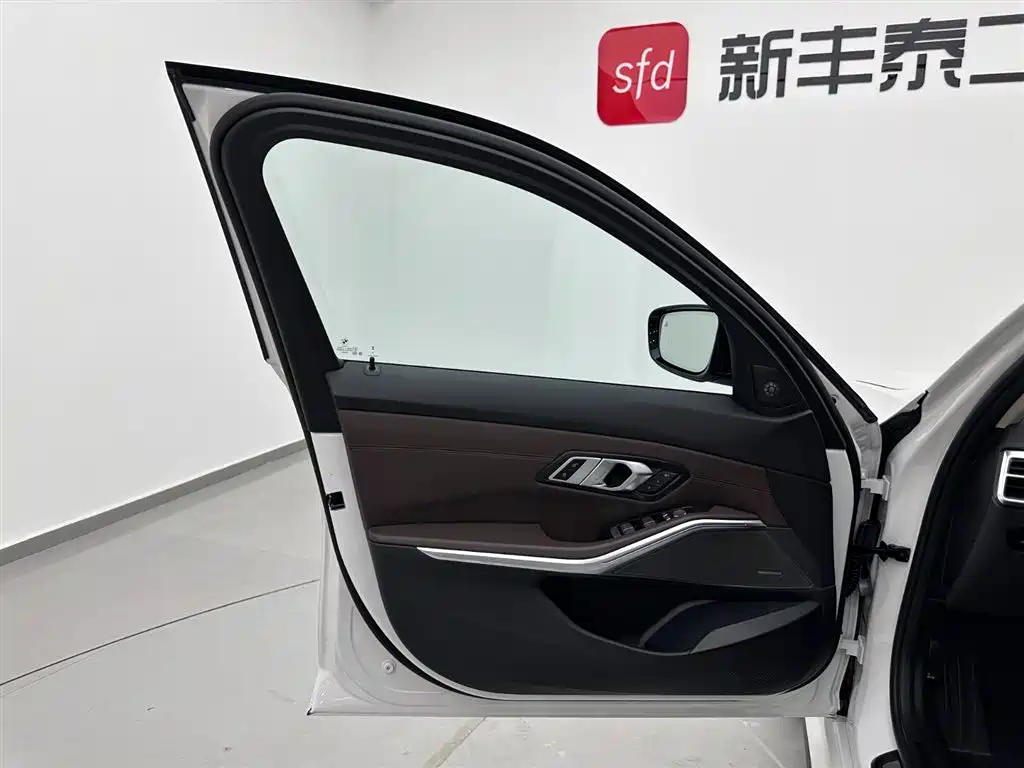 BMW i3 2024 — фото 8